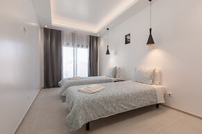 Correeira Luxury Residence T2 E - Albufeira, Pools, Wifi, Bbq, Beach