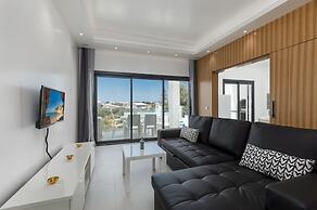 Correeira Luxury Residence T2 E - Albufeira, Pools, Wifi, Bbq, Beach