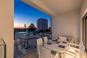 Correeira Luxury Residence T2 D - Albufeira, Pools, Wifi, Bbq, Beach