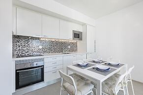Correeira Luxury Residence T2 D - Albufeira, Pools, Wifi, Bbq, Beach