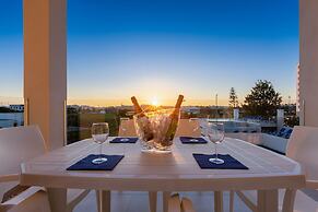 Correeira Luxury Residence T2 D - Albufeira, Pools, Wifi, Bbq, Beach
