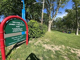 Room-7 Private Room With Jacuzzi, Massag