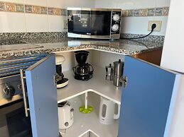 Spacious Apartment With Jacuzzi and Pool Access