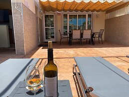 Spacious Apartment With Jacuzzi and Pool Access