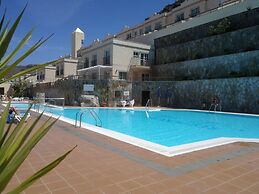 Spacious Apartment With Jacuzzi and Pool Access