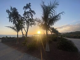 Spacious Apartment With Jacuzzi and Pool Access