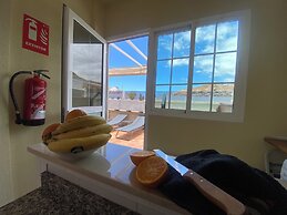 Spacious Apartment With Jacuzzi and Pool Access