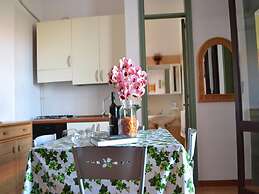 Holiday Home With Balcony and air Conditioning in Torre Dell'o