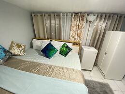 Nice 2bedroom Apt With Patio Included to