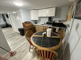 Nice 2bedroom Apt With Patio Included to