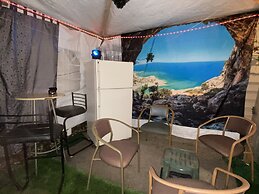 Nice 2bedroom Apt With Patio Included to