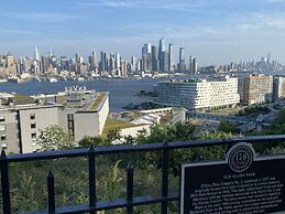 2cozy Apt W/ Fast Transportation To New York City