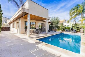 Villa With Pool in Alcudia