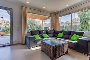 Villa With Pool in Alcudia