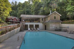 Country Roads By HoneyBear Cabins