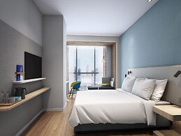 Holiday Inn Express Shenzhen North Station by IHG