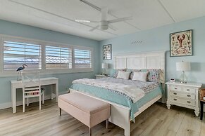 Spotted Sandpiper Condo Easy access to Pier, Pool and Beach Access are