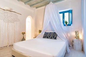 Karkos Beachfront Villa  Private pool