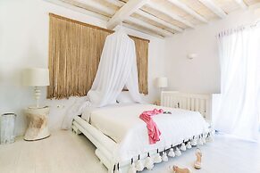 Karkos Beachfront Villa  Private pool