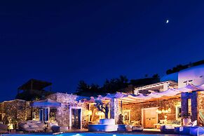 Karkos Beachfront Villa  Private pool