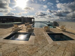 Ocean Drive Club House- Cartagena