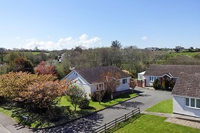 3 Bedroom Bungalow Moelfre- Private Garden,parking