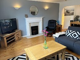 3 Bedroom Bungalow Moelfre- Private Garden,parking