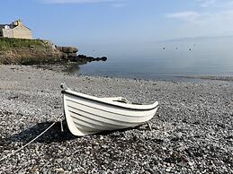 3 Bedroom Bungalow Moelfre- Private Garden,parking