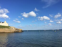 3 Bedroom Bungalow Moelfre- Private Garden,parking