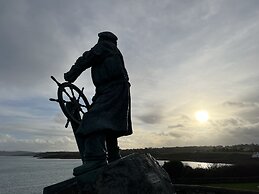 3 Bedroom Bungalow Moelfre- Private Garden,parking