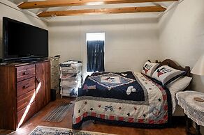 Stein Haus Ranch 4 Bedroom Home by RedAwning