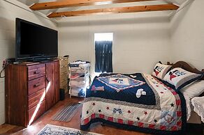 Stein Haus Ranch 4 Bedroom Home by RedAwning