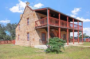 Stein Haus Ranch 4 Bedroom Home by Redawning