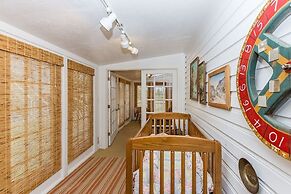 Fischer 3 Bedroom Farmhouse by Redawning