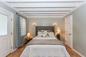 Fischer 3 Bedroom Farmhouse by Redawning