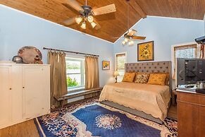 Fischer 3 Bedroom Farmhouse by Redawning