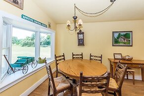 Fischer 3 Bedroom Farmhouse by Redawning