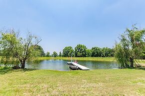 Fischer 3 Bedroom Farmhouse by Redawning