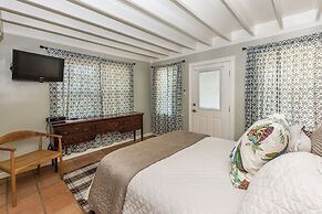 Fischer 3 Bedroom Farmhouse by Redawning