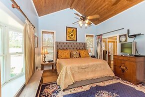 Fischer 3 Bedroom Farmhouse by Redawning