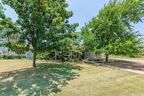 Fischer 3 Bedroom Farmhouse by Redawning