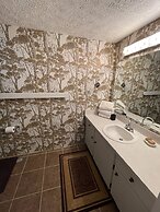 The Glen 60 3 Bedroom Condo by RedAwning