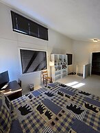 The Glen 60 3 Bedroom Condo by RedAwning