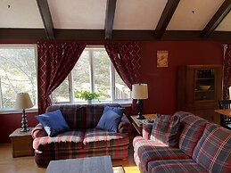 The Glen 60 3 Bedroom Condo by RedAwning