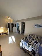 The Glen 60 3 Bedroom Condo by RedAwning