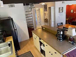 The Glen 60 3 Bedroom Condo by RedAwning