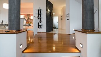 Villa Aylin, 5-bed, Next to the sea