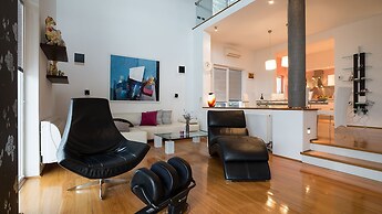 Villa Aylin, 5-bed, Next to the sea