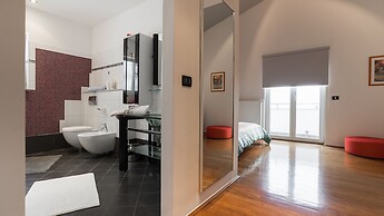 Villa Aylin, 5-bed, Next to the sea