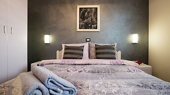 Villa Aylin, 5-bed, Next to the sea